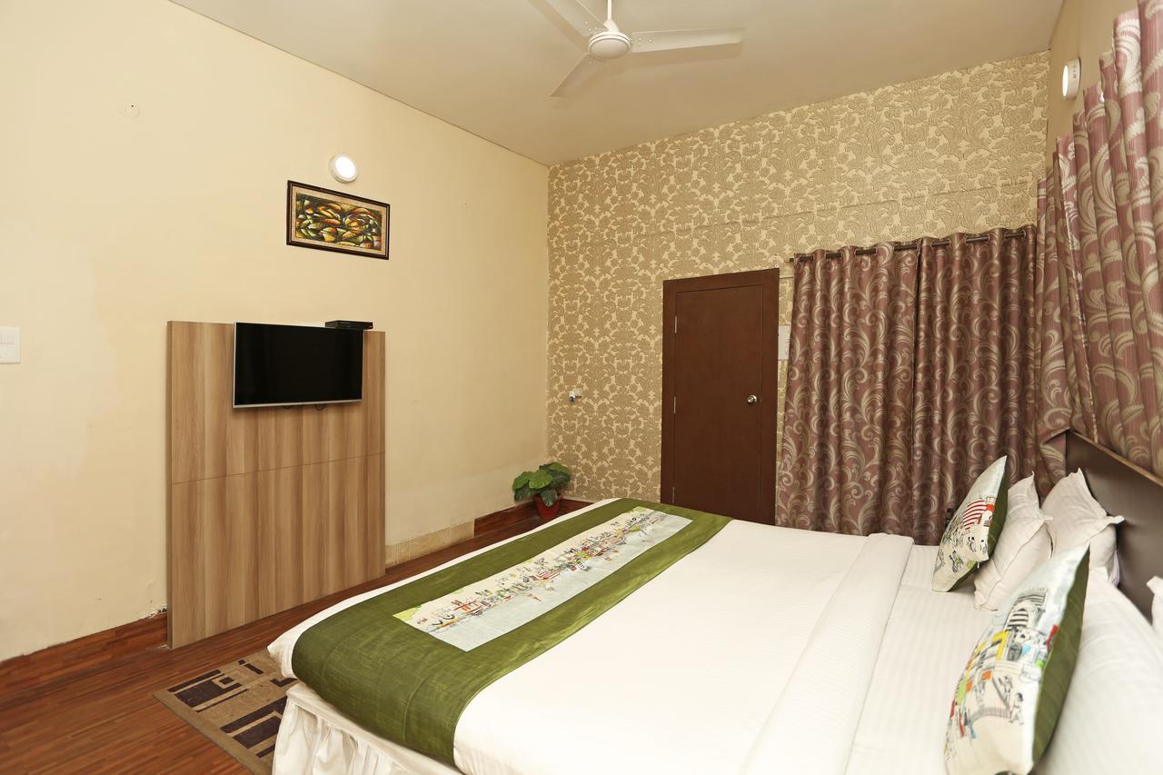 Hotel Oyo 1806 Platinum House Allāhābād Junction Zewnętrze zdjęcie